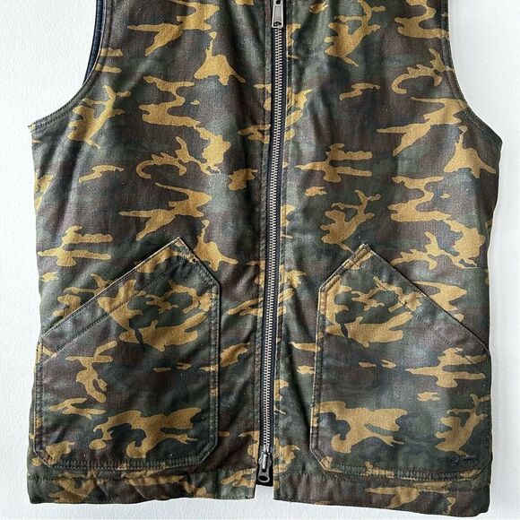 Taylor Stitch The Workhorse Vest in Camo Boss Duck - Picture 3 of 13